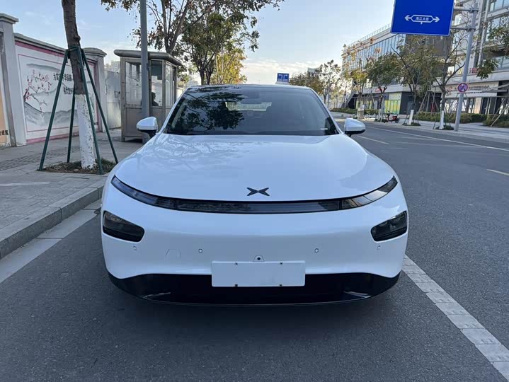 Фото 2 - XPeng P7