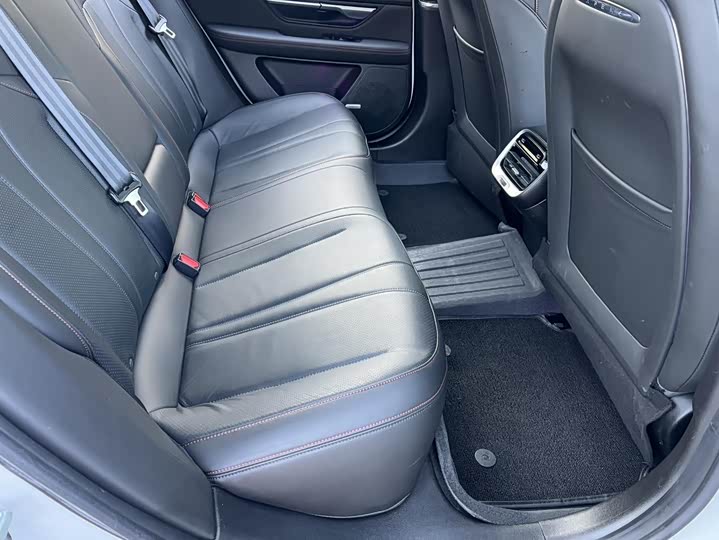 Фото 9 - XPeng P7