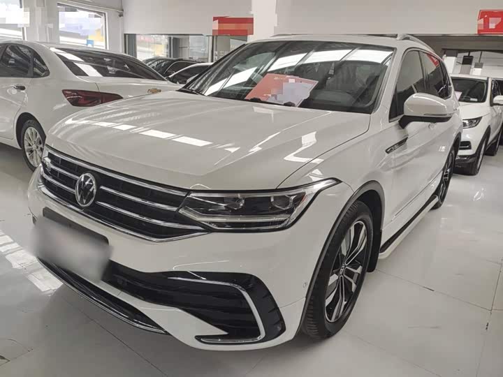 Фото 2 - Volkswagen Tiguan L Pro