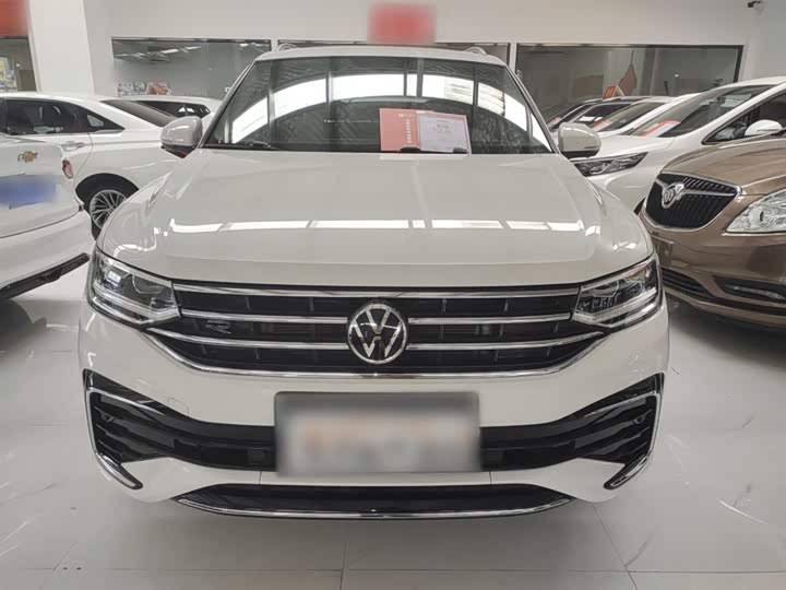 Фото 3 - Volkswagen Tiguan L Pro