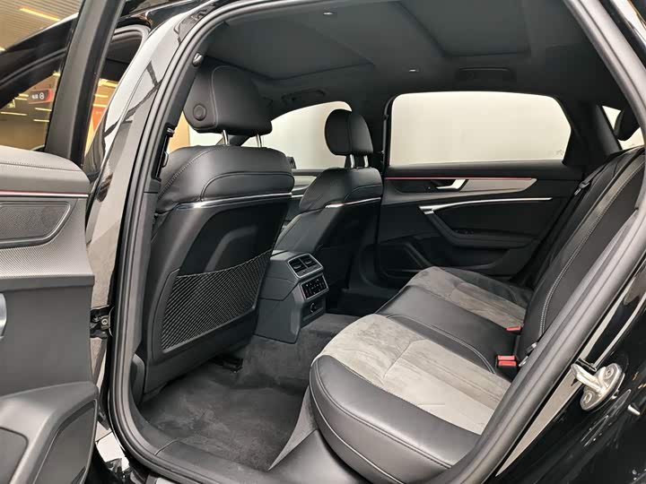 Фото 9 - Audi A6L