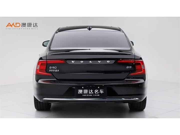 Фото 4 - Volvo S90