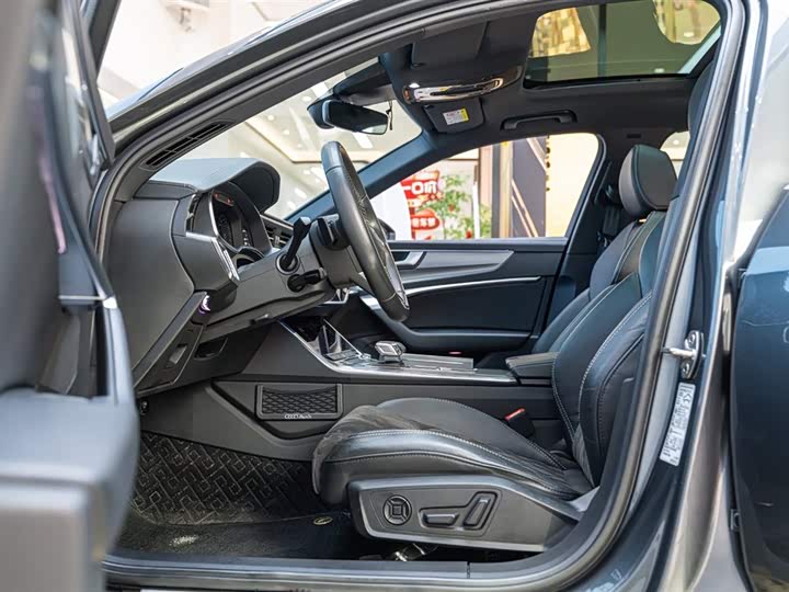 Фото 5 - Audi A6L