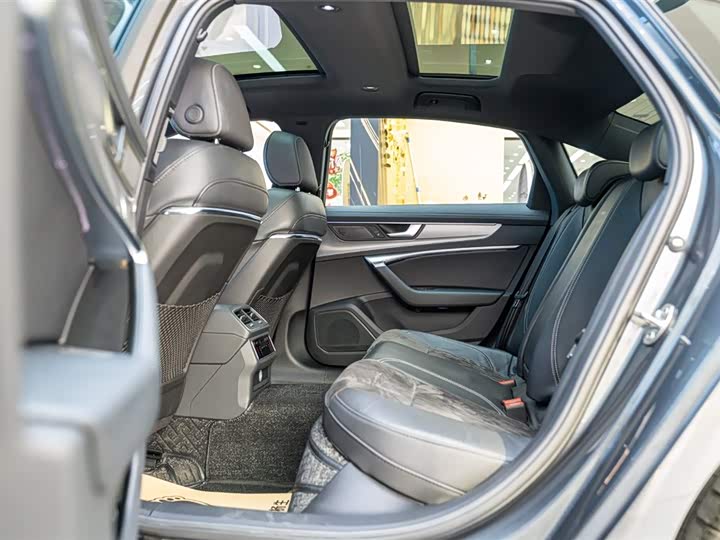 Фото 6 - Audi A6L