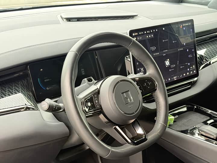 Фото 5 - Zeekr 009