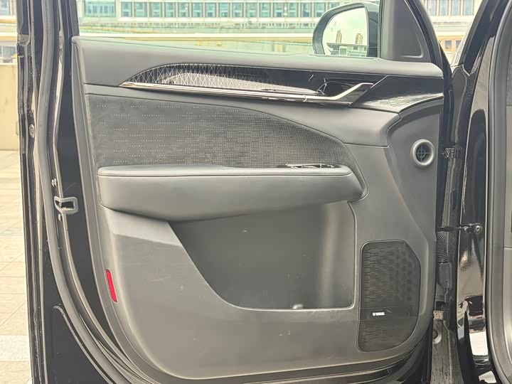 Фото 6 - Zeekr 009