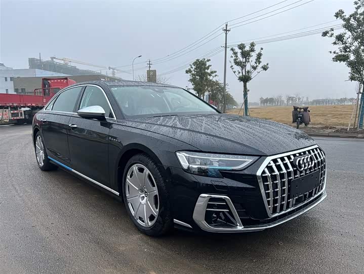 Фото 2 - Audi A8