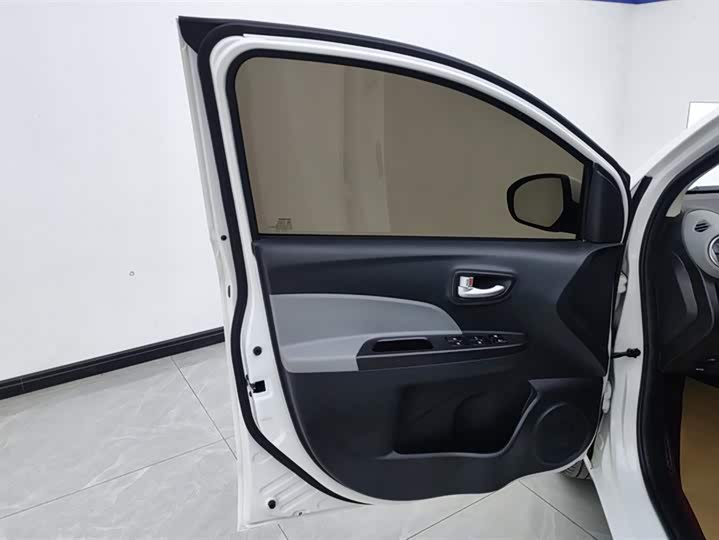 Фото 7 - Changan BenBen E-Star