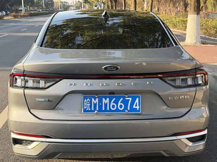 Фото 3 - Ford Mondeo