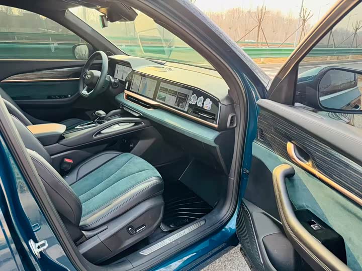 Фото 4 - Geely Monjaro