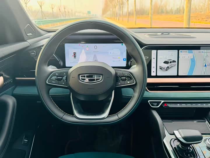 Фото 8 - Geely Monjaro