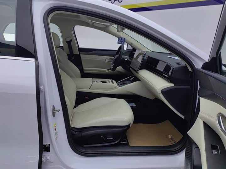 Фото 8 - BYD Qin L