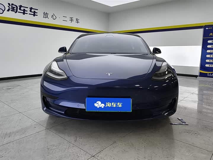 Фото 2 - Tesla Model 3