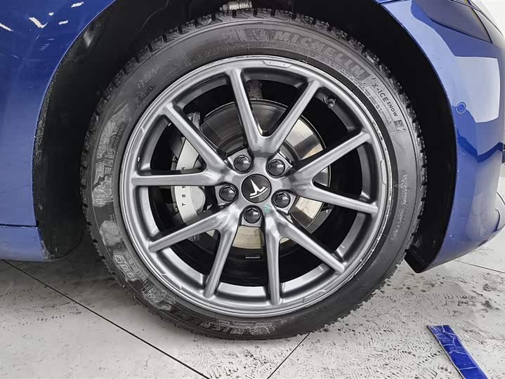 Фото 6 - Tesla Model 3