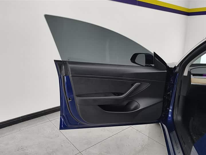 Фото 7 - Tesla Model 3