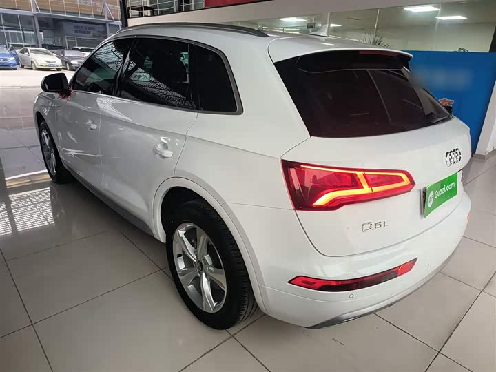 Фото 5 - Audi Q5L