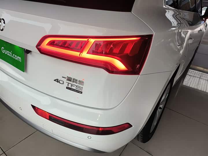 Фото 8 - Audi Q5L