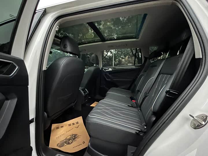 Фото 6 - Volkswagen Tiguan L Pro