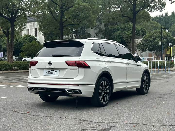 Фото 7 - Volkswagen Tiguan L Pro