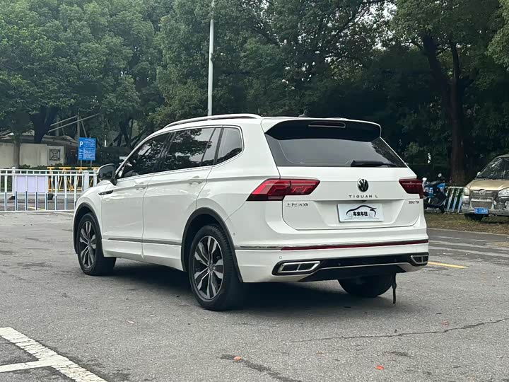 Фото 9 - Volkswagen Tiguan L Pro