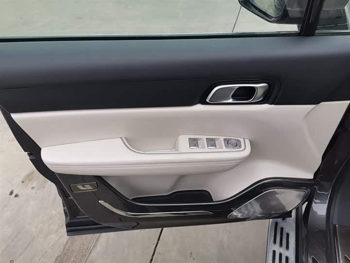 Фото 9 - LiXiang One