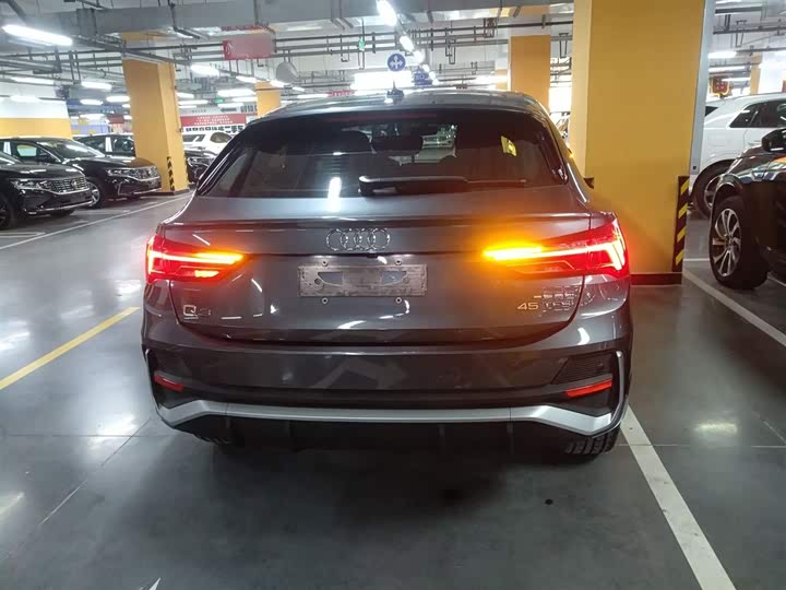 Фото 6 - Audi Q3 Sportback