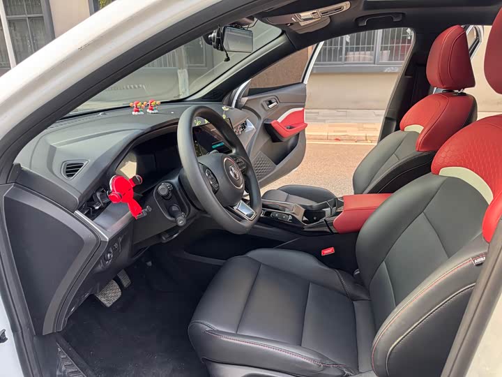 Фото 7 - MG Motor 5