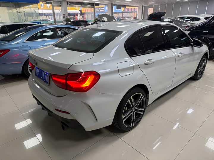 Фото 4 - BMW 1 Series