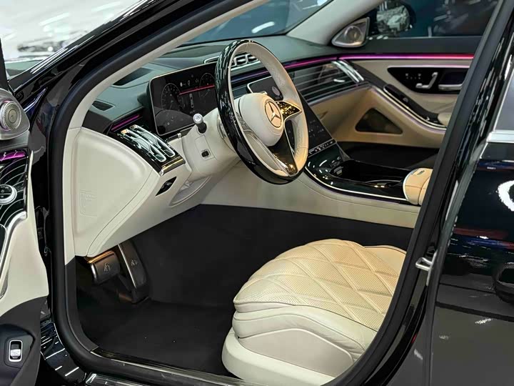 Фото 9 - Mercedes-Benz Maybach S-Class