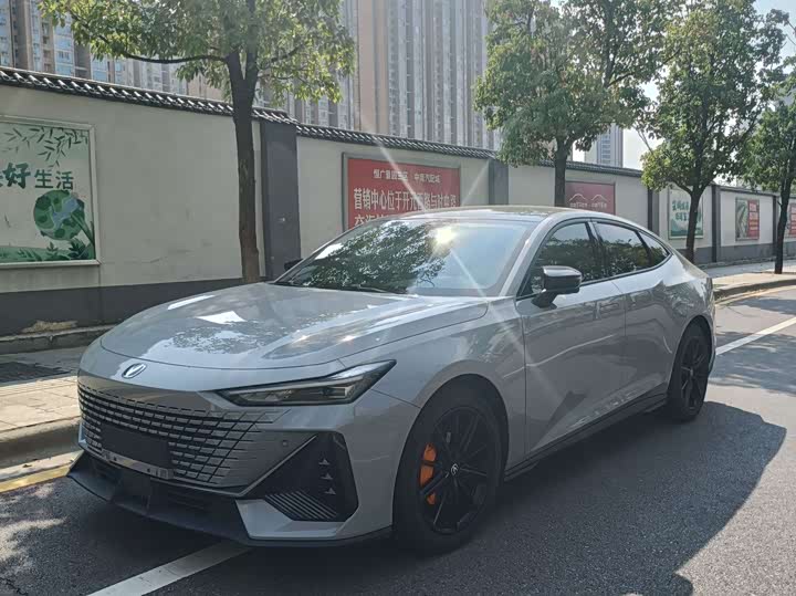 Фото 1 - Changan UNI-V