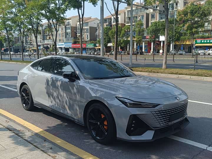 Фото 3 - Changan UNI-V