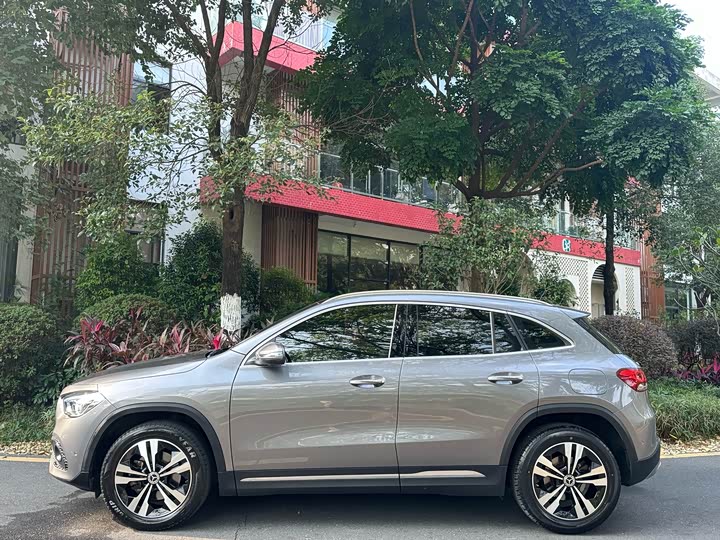 Фото 6 - Mercedes-Benz GLA-Class