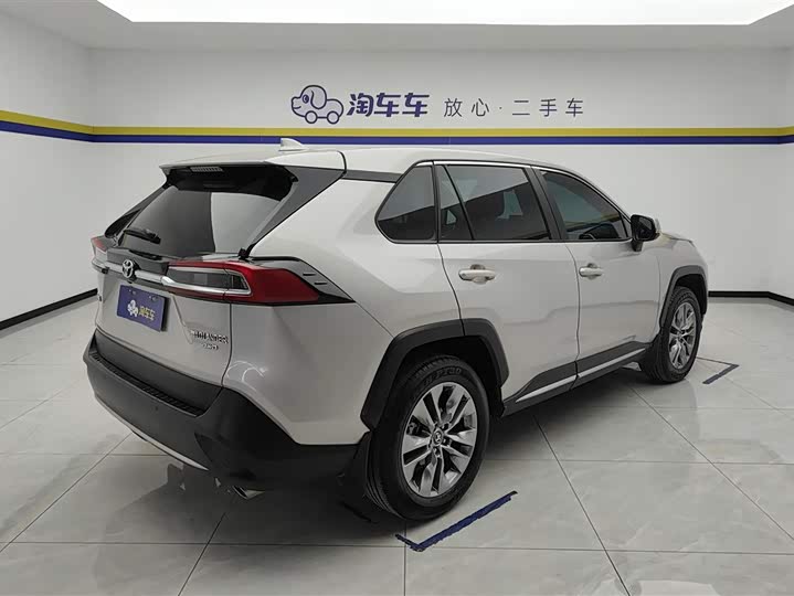 Фото 3 - Toyota Wildlander