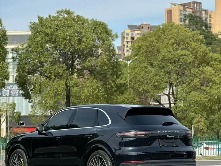 Фото 4 - Porsche Cayenne Hybrid