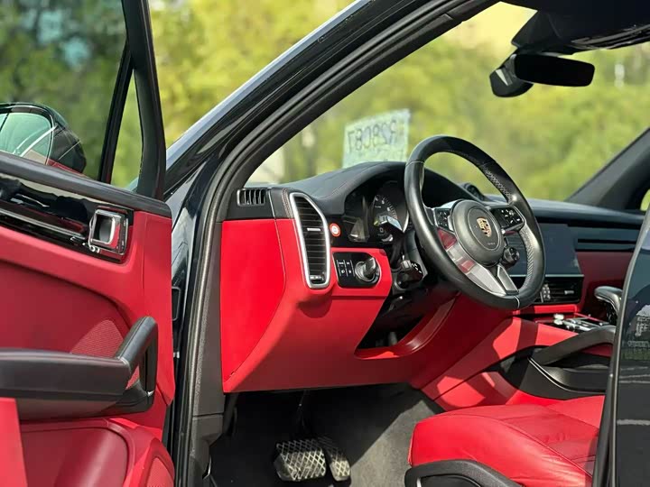 Фото 7 - Porsche Cayenne Hybrid