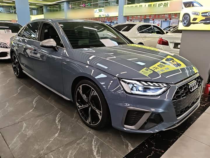 Фото 4 - Audi A4L