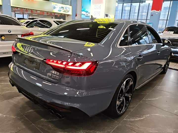 Фото 7 - Audi A4L