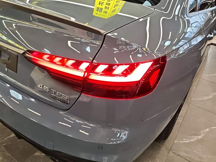 Фото 8 - Audi A4L