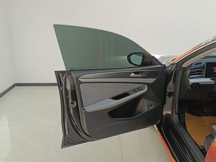 Фото 7 - Volkswagen Lamando L