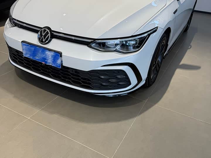 Фото 2 - Volkswagen Golf