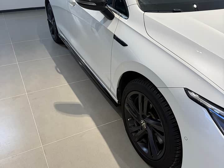 Фото 5 - Volkswagen Golf