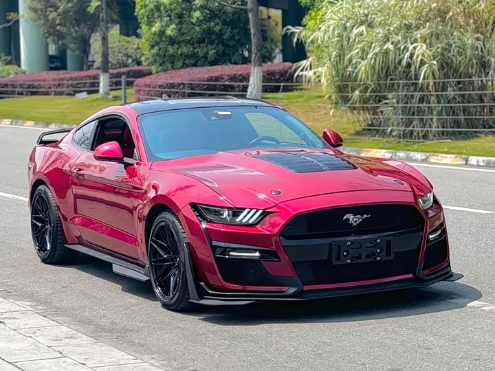 Фото 2 - Ford Mustang