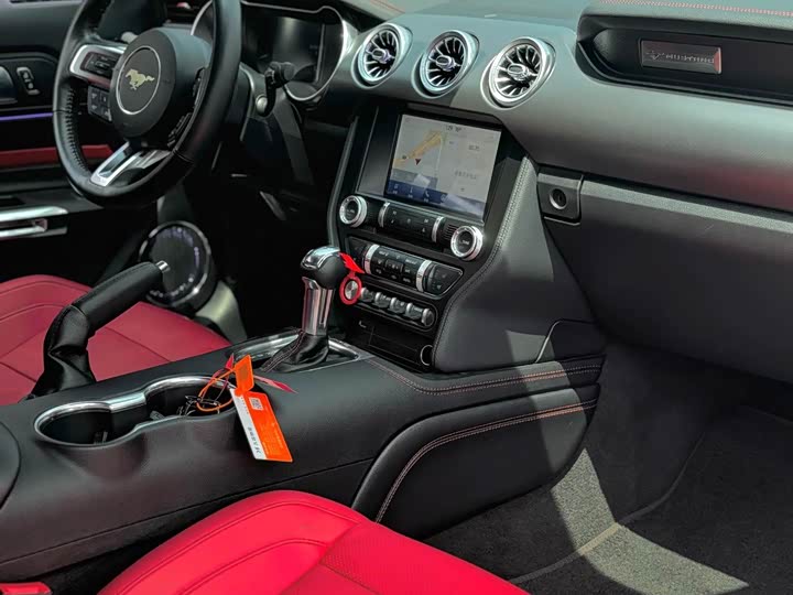 Фото 5 - Ford Mustang