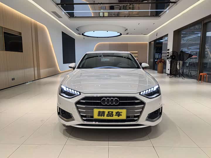 Фото 2 - Audi A4L