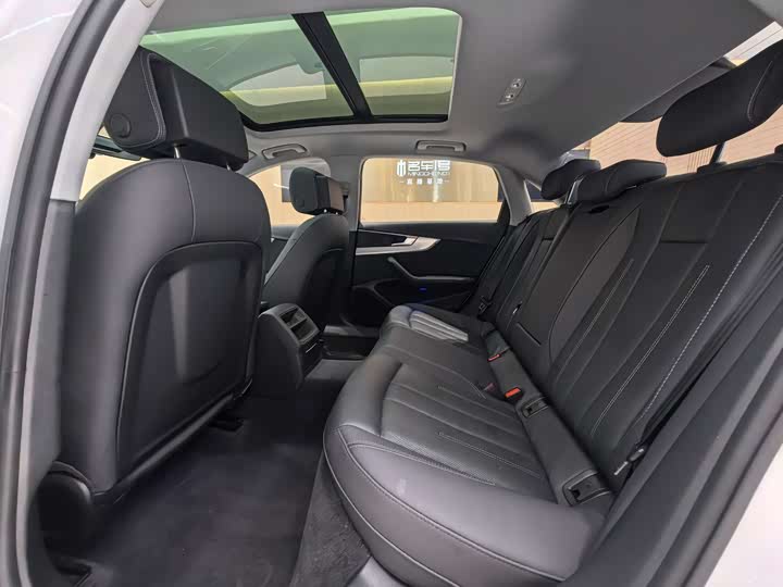 Фото 6 - Audi A4L