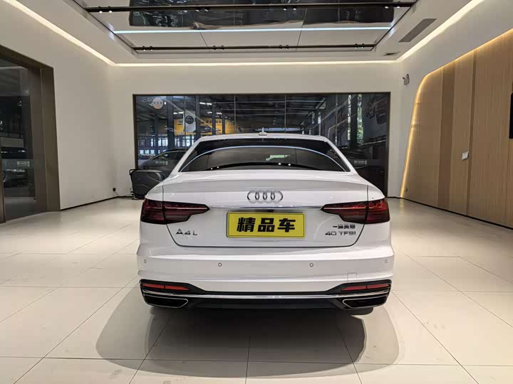 Фото 9 - Audi A4L