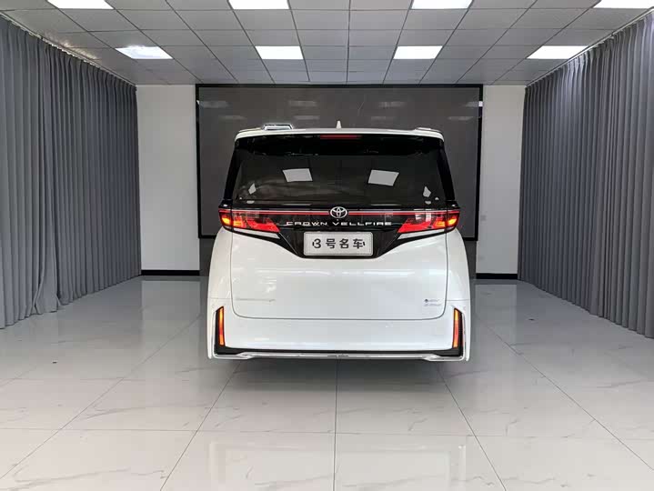 Фото 2 - Toyota Vellfire