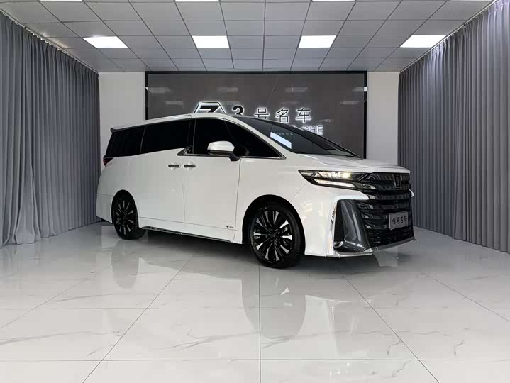 Фото 3 - Toyota Vellfire