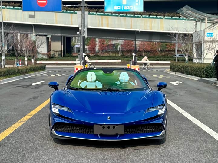 Фото 1 - Ferrari SF90