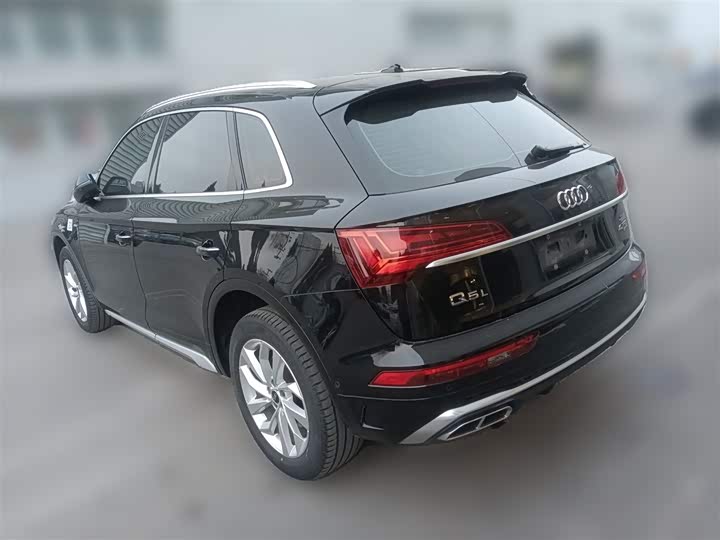 Фото 9 - Audi Q5L